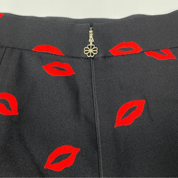 Kate Spade Lips Kisses Printed Skirt Sz 00 - Picture 4 of 9